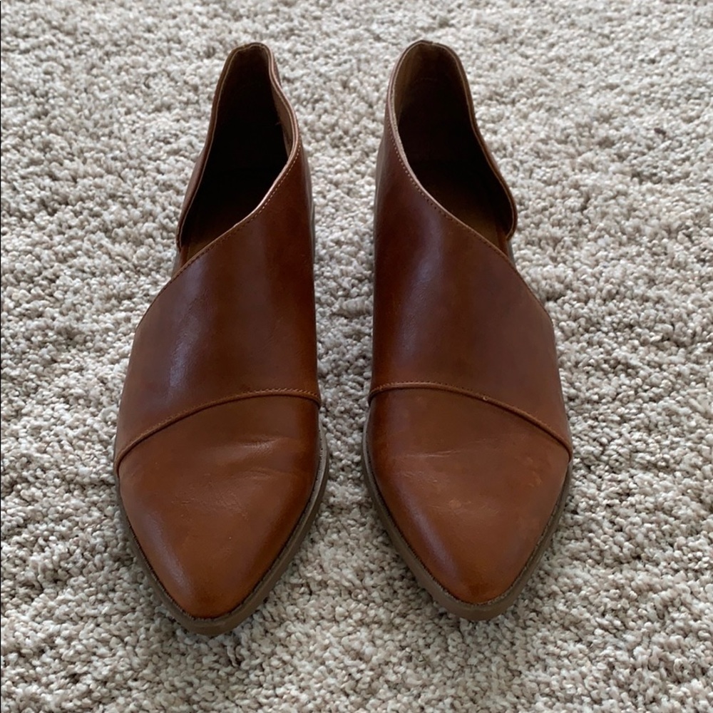 Universal thread booties